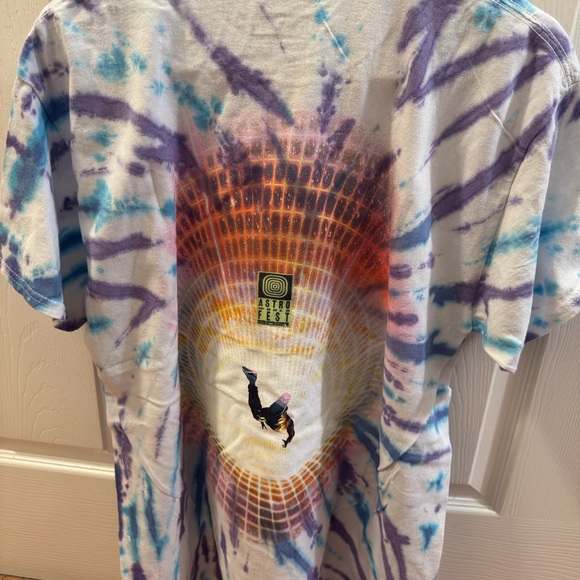 Travis Scott Astroworld Flame Tie-Dye T-Shirt - size M - NWOT - Picture 2 of 3